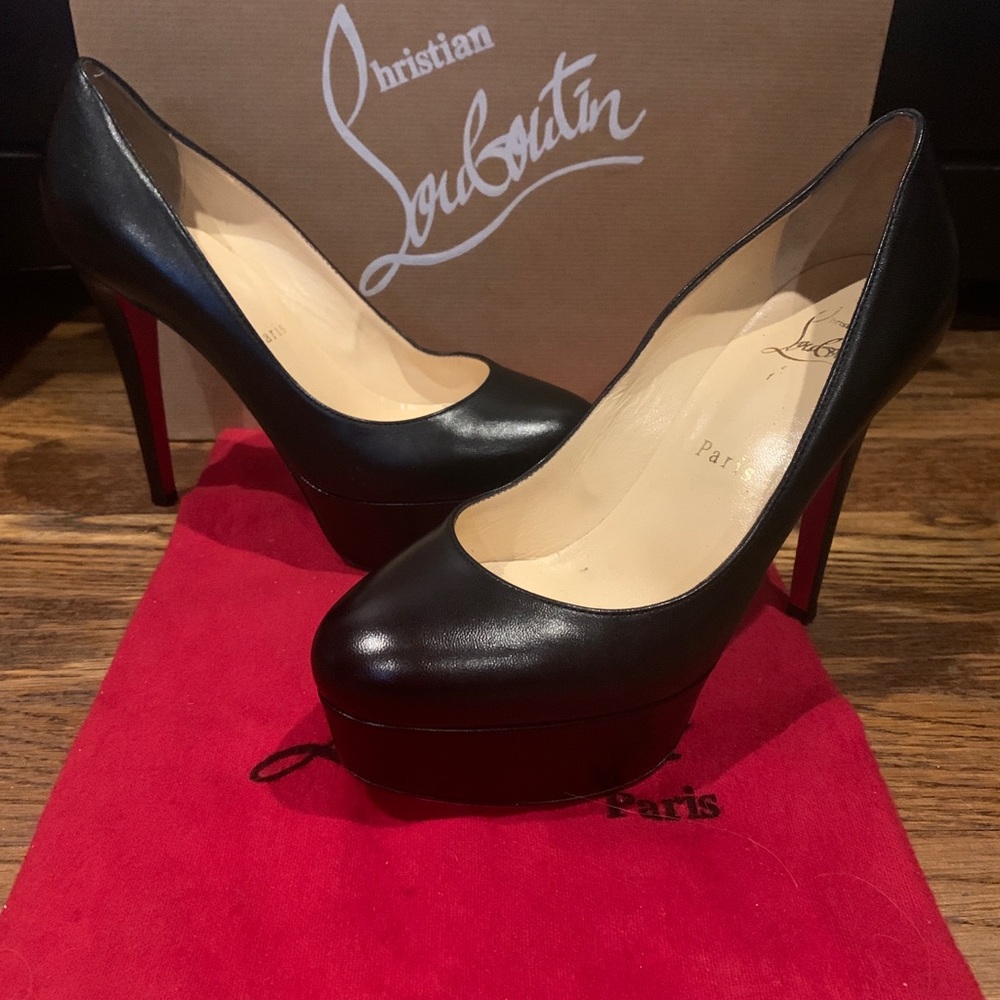 💲SOLD💲Christian louboutin Bianca black pump
